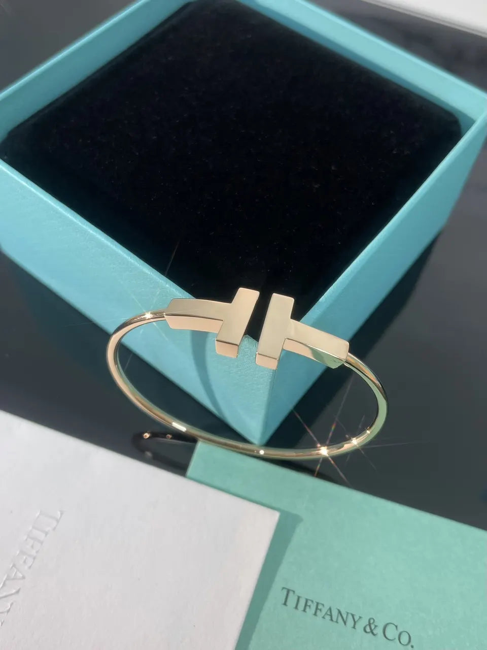 Tiffany T Wire Bracelet in 18K Gold - Hình 3