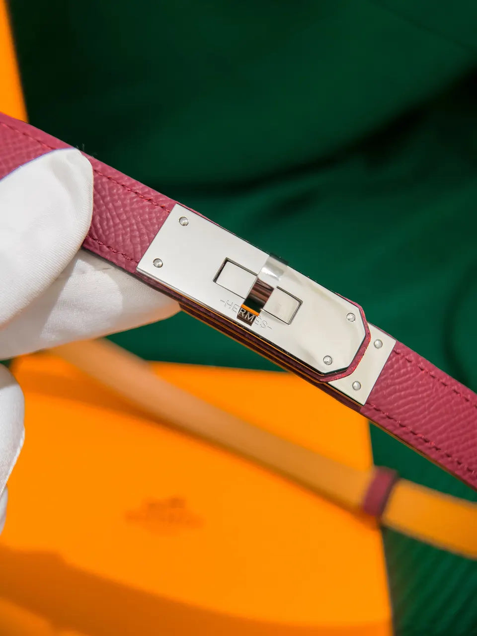 Hermes Rouge Casaque Swift Leather Belt - Hình 3
