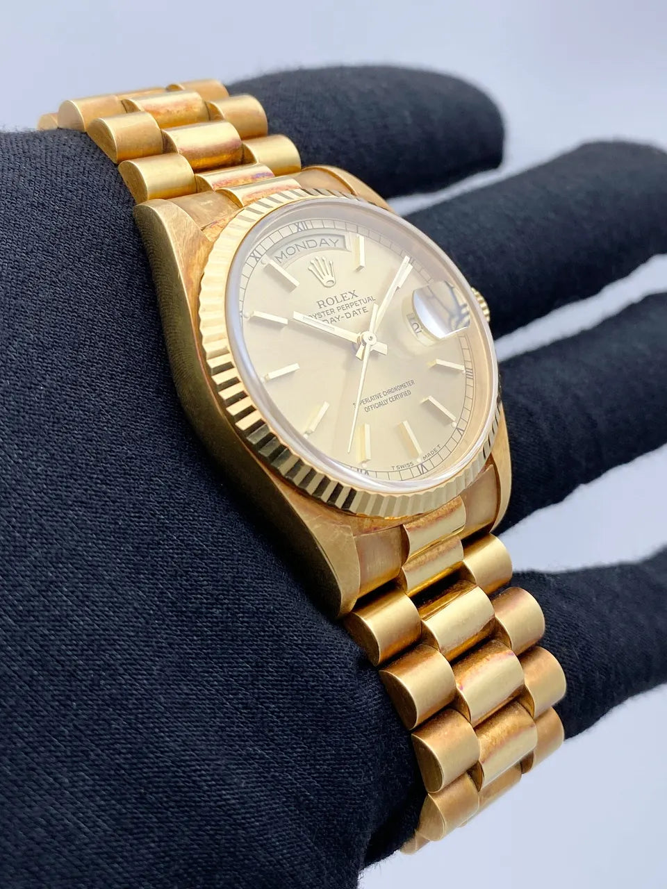 Rolex Day-Date Gold Champagne dial - Hình 4